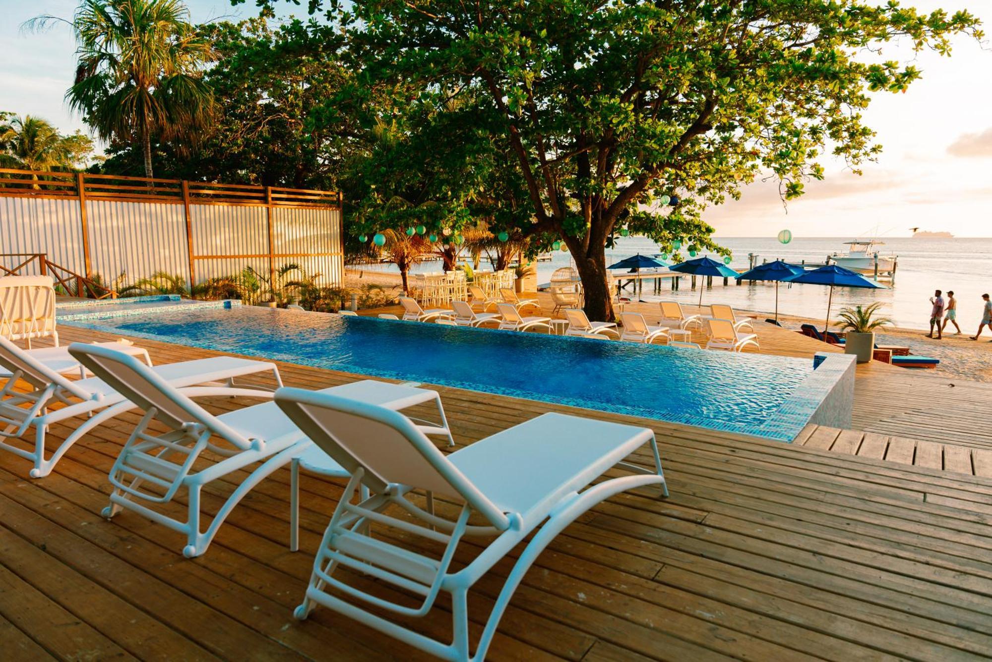 Blue Roatan Resort ويست باي المظهر الخارجي الصورة